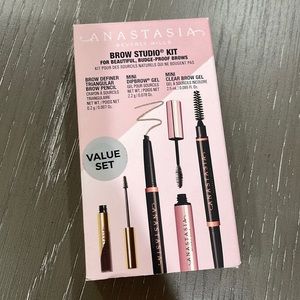 Anastasia Beverly Hills Brow Studio Kit Ebony